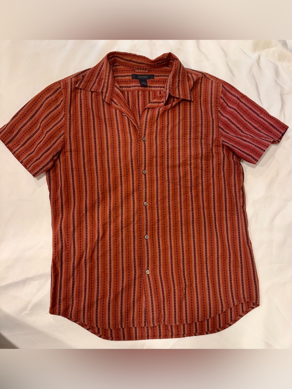Men’s Express Striped Rust Short-Sleeve Button-Up Shirt